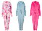 Drie fleece onesies in roze, blauw en roze met 'Dreams'-print.