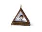 De Horcrux Ring van The Noble Collection in een driehoekige houten displaydoos