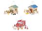 Drie houten speelsets: een boerderij met groen dak, een boerderij met blauw dak en een brandweerwagen.