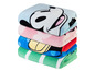 Een stapel badhanddoeken met Mickey Mouse-thema