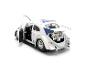 Witte modelauto met open deuren en motor, met blauwe strepen.