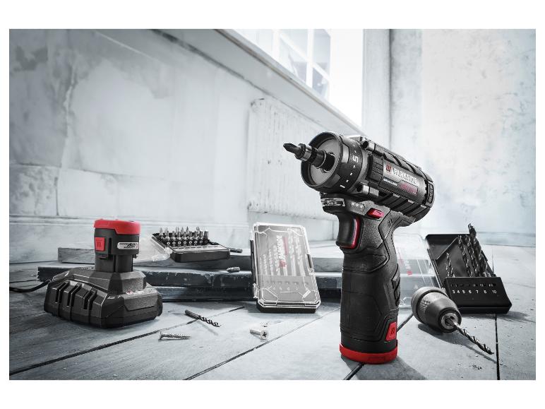 Parkside accuboormachine/schroevendraaier met oplader en sets bits en boren.