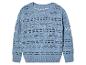 Lichtblauwe gebreide trui met opengewerkte details.