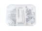Set van stelschroeven en inbussleutels in een transparante plastic organizer.