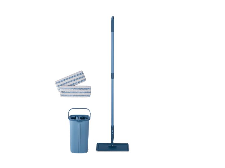 Blauwe dweilset met mop, emmer en twee reservehoezen.