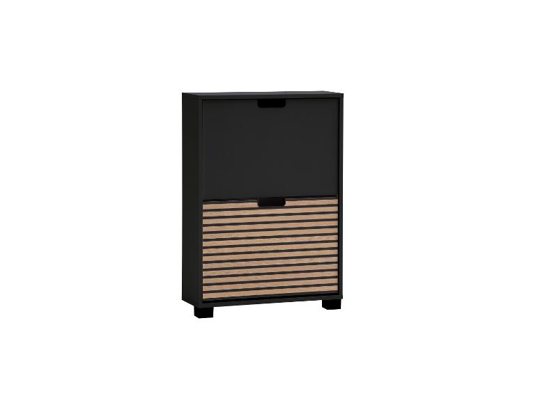 Zwarte schoenenkast met een lade van lichte houten latten.