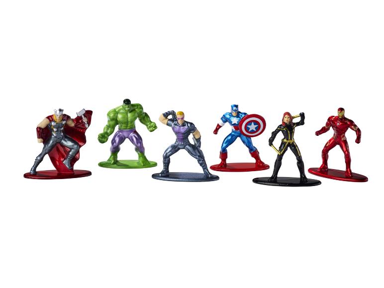 Set van zes superheldenfiguren, waaronder Thor, Hulk, Hawkeye, Captain America, Black Widow en Iron Man.