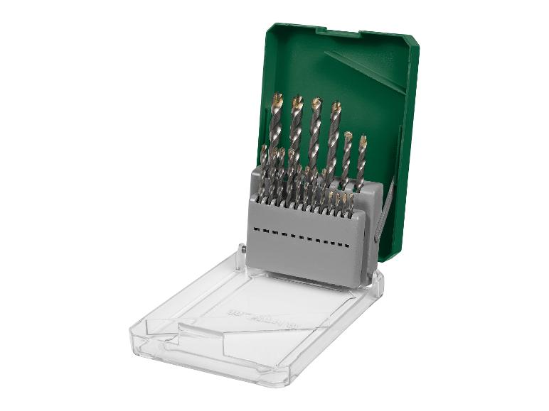 Boorset met diverse boren in een groene en transparante plastic doos.