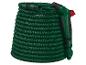 Groene opgerolde Parkside tuinslang met spuitpistool