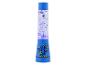 Blauwe lavalamp met paarse glitters en videogamepersonages op de basis.