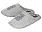 Grijze pantoffels met golfpatroon