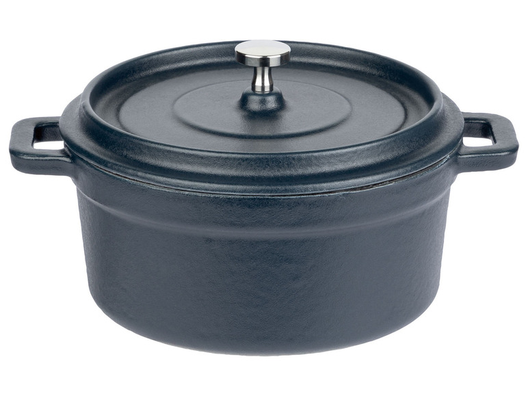 Een blauwe gietijzeren braadpan met deksel.