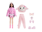 Pop met roze lammetjeskostuum en accessoires