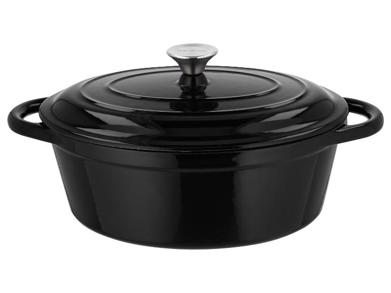 Zwarte gietijzeren pan Silvercrest met deksel.