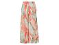 Wijde broek met koraal en groene bloemenprint.