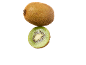 Een hele kiwi en een doorgesneden kiwi op een zwarte achtergrond.