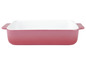 Een roze ovenschaal met handvatten.
