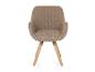 Beige gestoffeerde stoel met houten poten