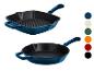 Blauwe gietijzeren pannen, een grill- en een koekenpan, met kleurstalen.
