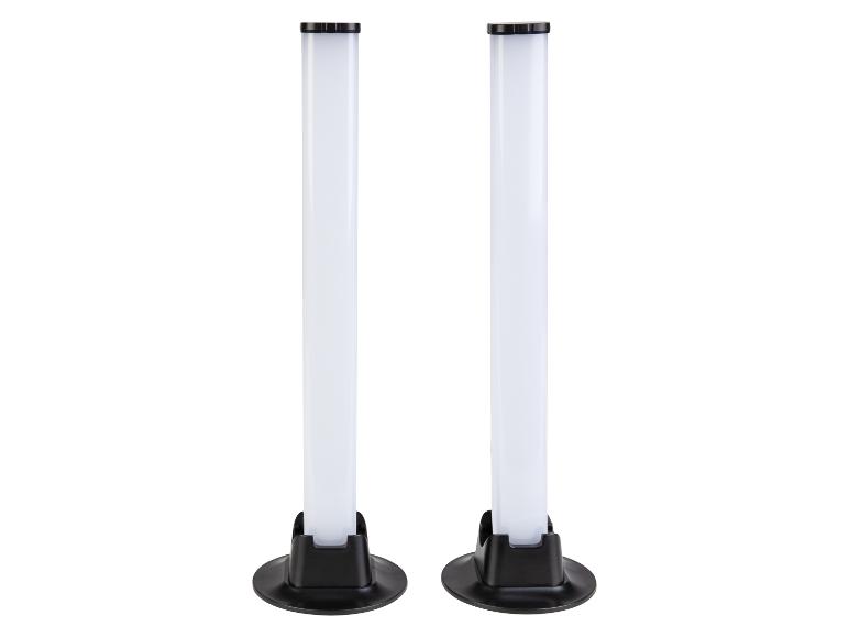 Twee witte buisvormige LED-lampen met zwarte voet en top.