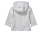 Een grijze hoodie met lange mouwen voor baby's.