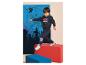 LUPILU® kind in Spiderman-sweatshirt en broek, springend op rode en blauwe blokken.