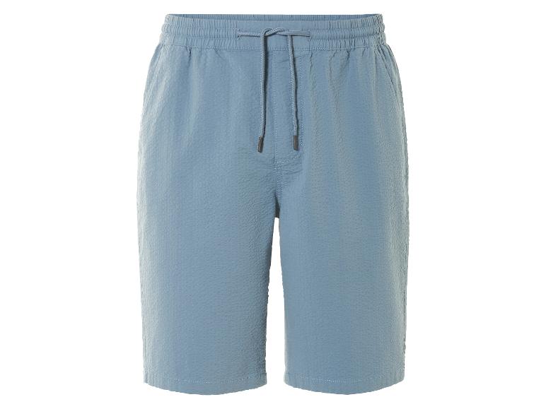 Lichtblauwe shorts van stof, casual stijl.