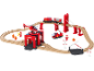 Brandweer houten treinset met brug, helikopter, brandweerwagen en brandweerlieden.