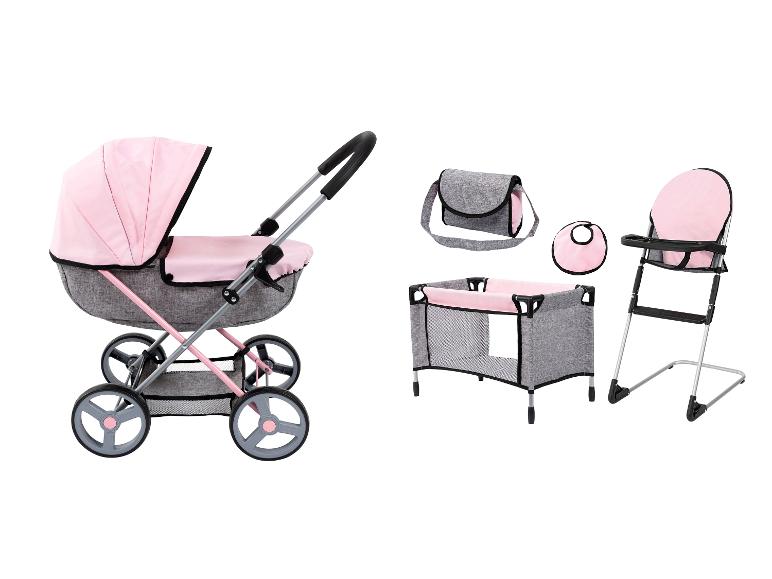 Roze en grijze speelgoedkinderwagen, reiswieg, tas, slabbetje en kinderstoel.