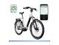 Witte e-bike met smartphone die een navigatie-app en ritgegevens toont.