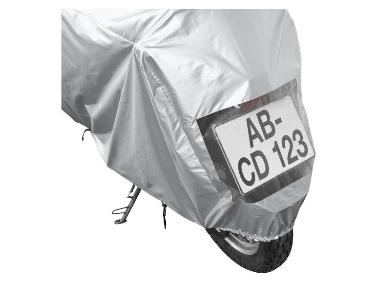 Motorhoes met een doorzichtig kentekenplaatvenster.