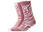 Drie paar sokken met zebraprint in roze en bordeauxrode tinten.