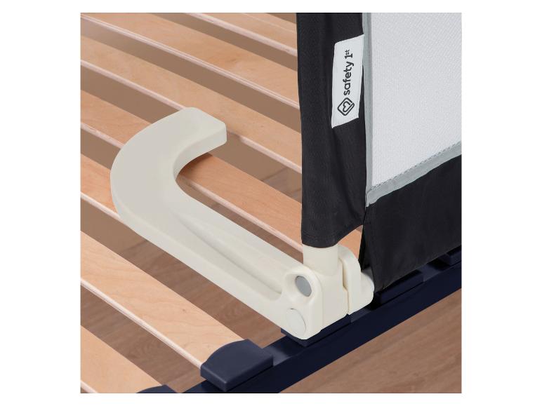 Safety 1st bedhekje met houten lattenbodem.