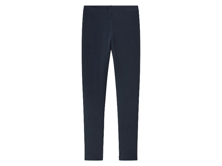 Eenvoudige zwarte katoenen kinderlegging.