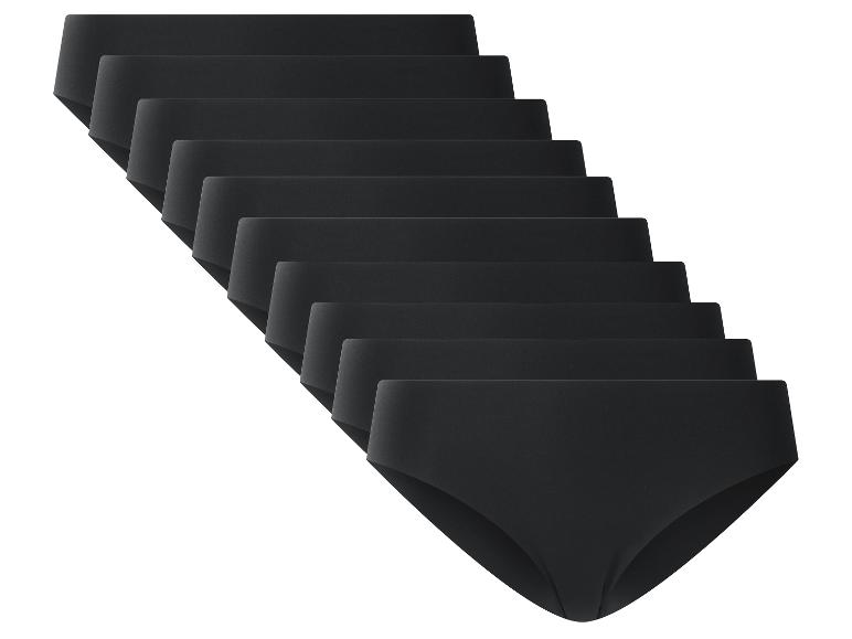 Stapel van tien zwarte damesonderbroeken, diagonaal gerangschikt