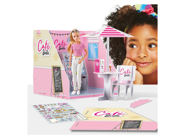 Een Barbie-poppenhuis met een café, een poppetje en stickers.