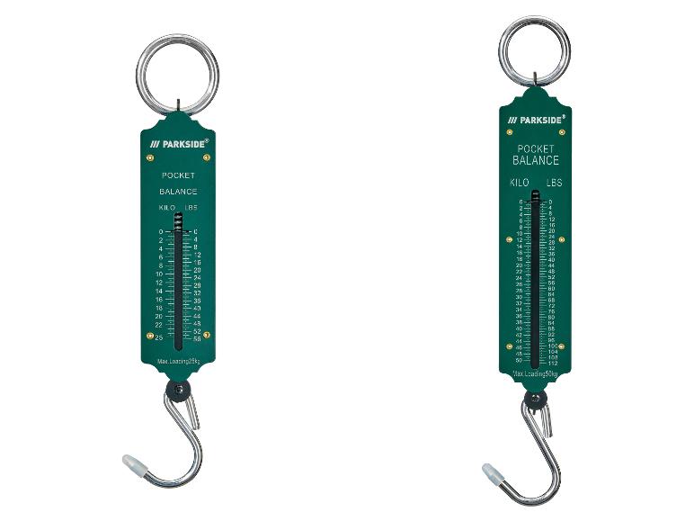 Twee groene Parkside weegschalen met haak, geschikt voor maximaal 25 en 50 kg.