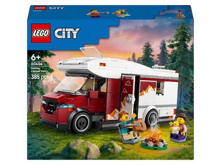 LEGO City doos met een rood-witte camper, een gezin en een kampvuur.