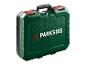 Groene plastic gereedschapskist met zwart handvat en rode sluitingen.