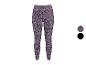Dameslegging met luipaardprint in paars en zwart, met een zwarte kleuroptie getoond.