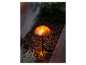 Solar lamp in de vorm van een paddenstoel voor de tuin.