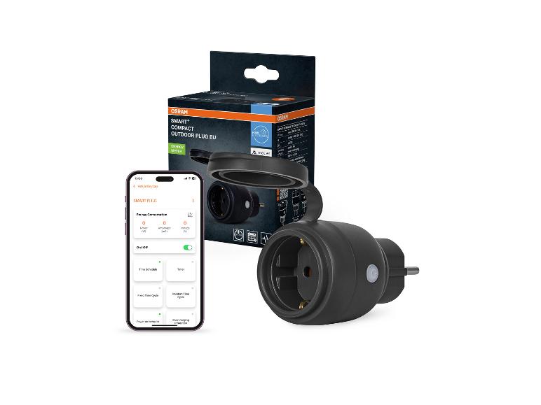 Zwarte slimme buitenstekker met app-interface voor energieverbruik en bediening.
