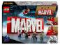 LEGO Marvel set met rode en witte letters, Iron Man, Captain America, Thor, Black Widow en Hulk minifiguren.