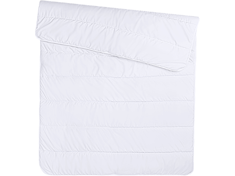 Wit gewatteerd dekbed met horizontale stiksels.