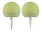 Twee groene ronde tuinlampen op een witte achtergrond.