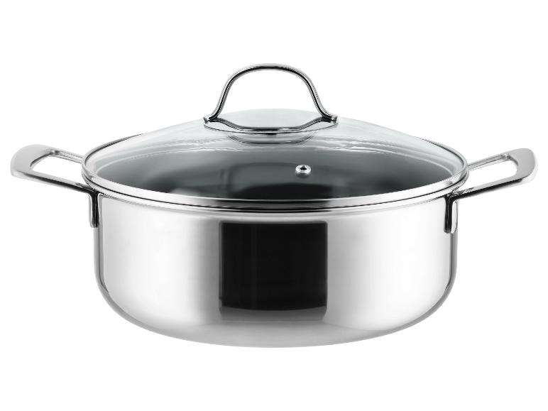 Roestvrijstalen pan met transparant glazen deksel en metalen handvat.