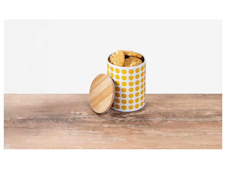 Koekjes in een blik met citroenprint, met bamboe deksel.