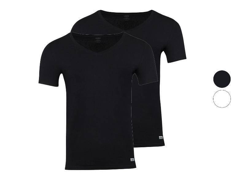 Twee zwarte V-hals T-shirts, de een voor de ander, met zichtbare labels.