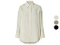 Een crèmekleurige overhemd met lange mouwen.