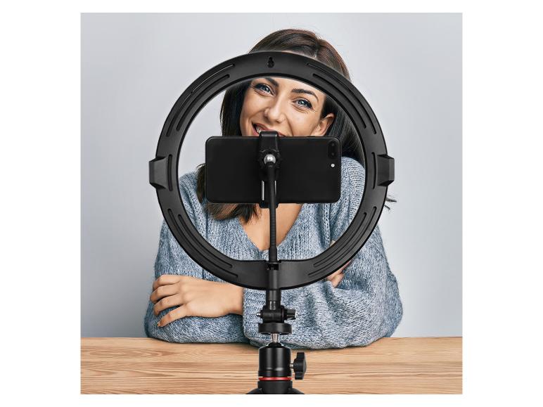 Ringlamp, smartphone en statief voor vloggers.